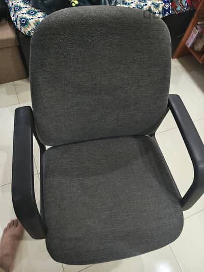 Office Chair & Table in Good Condition