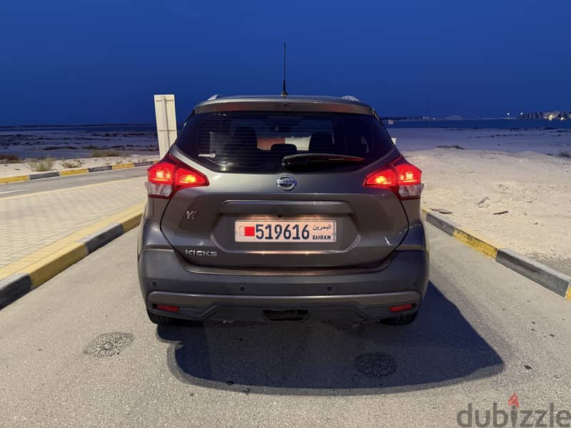 Nissan Kicks 2019 Base model with rear camera 2