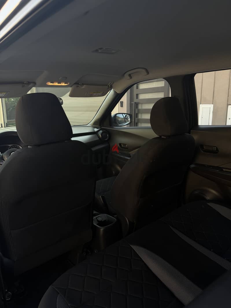 Nissan Kicks 2019 Base model with rear camera 9