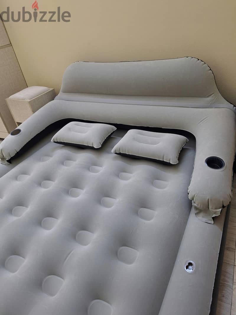 Queen Size Inflatable Air Mattress Bed with Headboard 2 Pillows & Pump 2