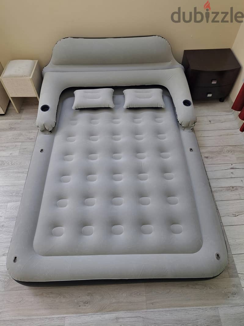 Queen Size Inflatable Air Mattress Bed with Headboard 2 Pillows & Pump 5