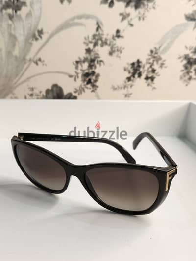 Fendi sunglasses org used -نظارات فندي اصلي مستعمل- 39591018