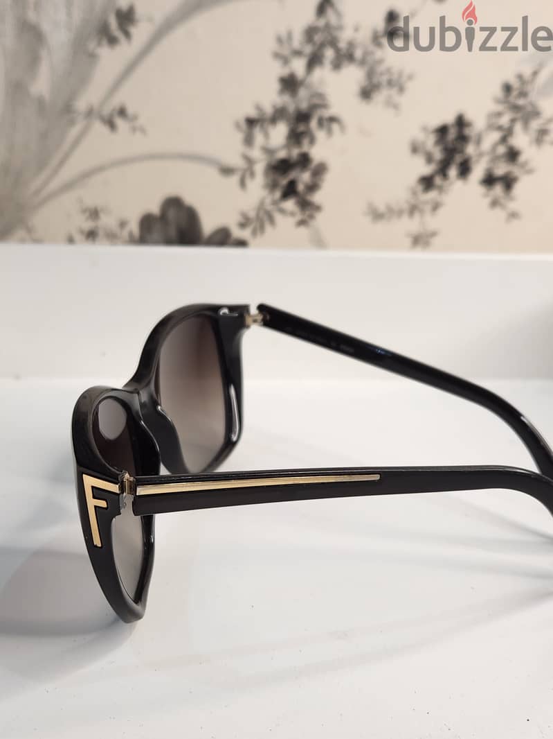 Fendi sunglasses org used -نظارات فندي اصلي مستعمل- 39591018 1