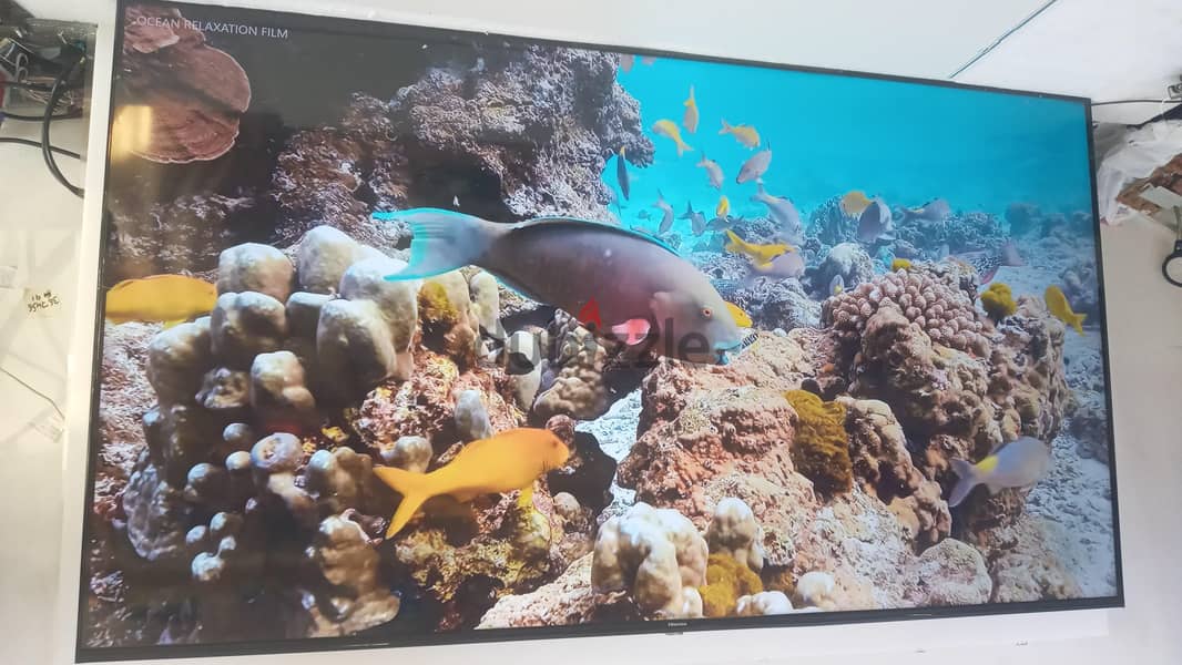 HISENSE 70" 4K UHD WITH BOX + HISENSE 70" 4K SMART TV WITHOUT BOX 1