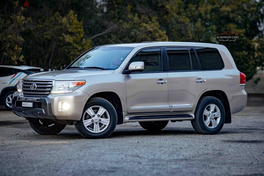 Toyota Land Cruiser VXR V8 2014 Beige  Sunroof  Zero Accident  Bahrain 2