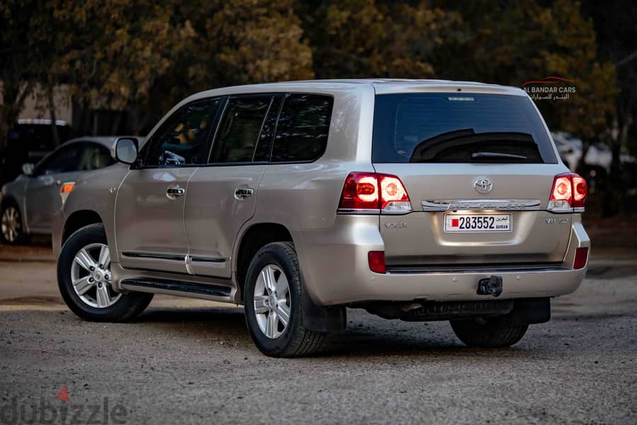 Toyota Land Cruiser VXR V8 2014 Beige  Sunroof  Zero Accident  Bahrain 6