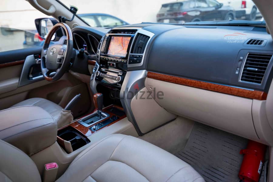Toyota Land Cruiser VXR V8 2014 Beige  Sunroof  Zero Accident  Bahrain 14