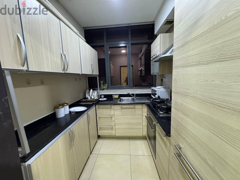 hot deal luxury free hold studio 1 bath Prime location 5