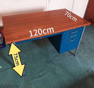 Table/Desk suitable for Office/Home/Study for sale
