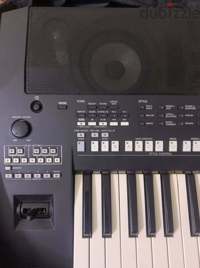 Yamaha psr a2000 piano keyboard in neat condition 1
