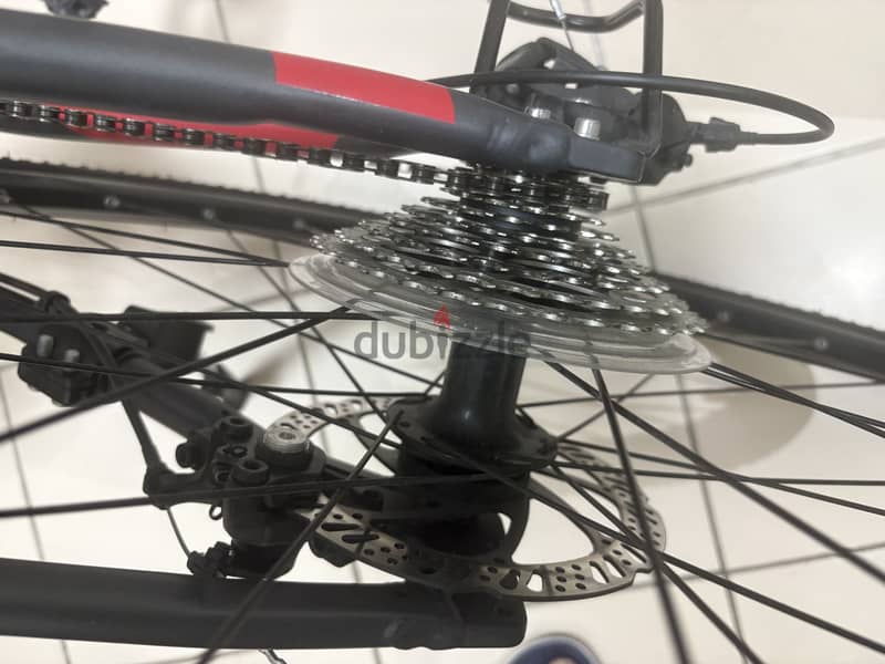 Decathlon B-Twin Riverside 500 Disc Brake 9sp Hybrid Bike - Grey Red 1