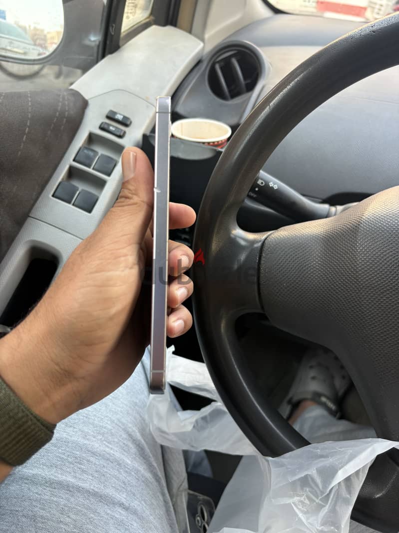 S 25 pulse 256 gb 12 ram only up side touch carke back side small crac 5