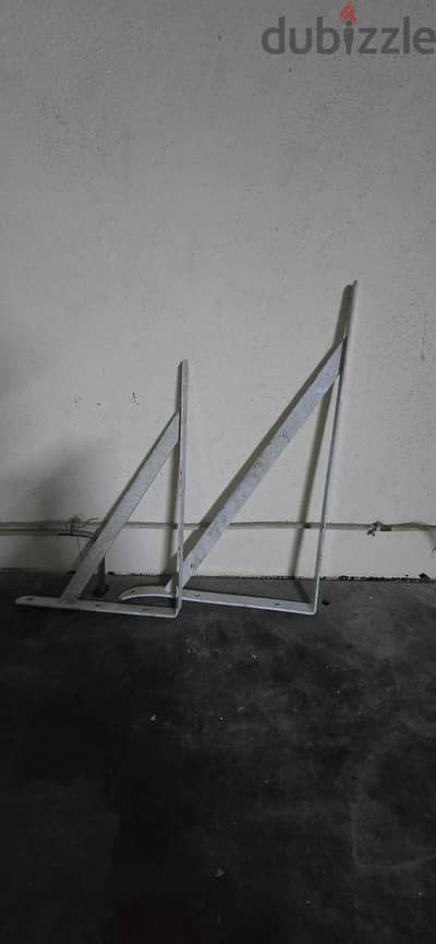 wall L clamp