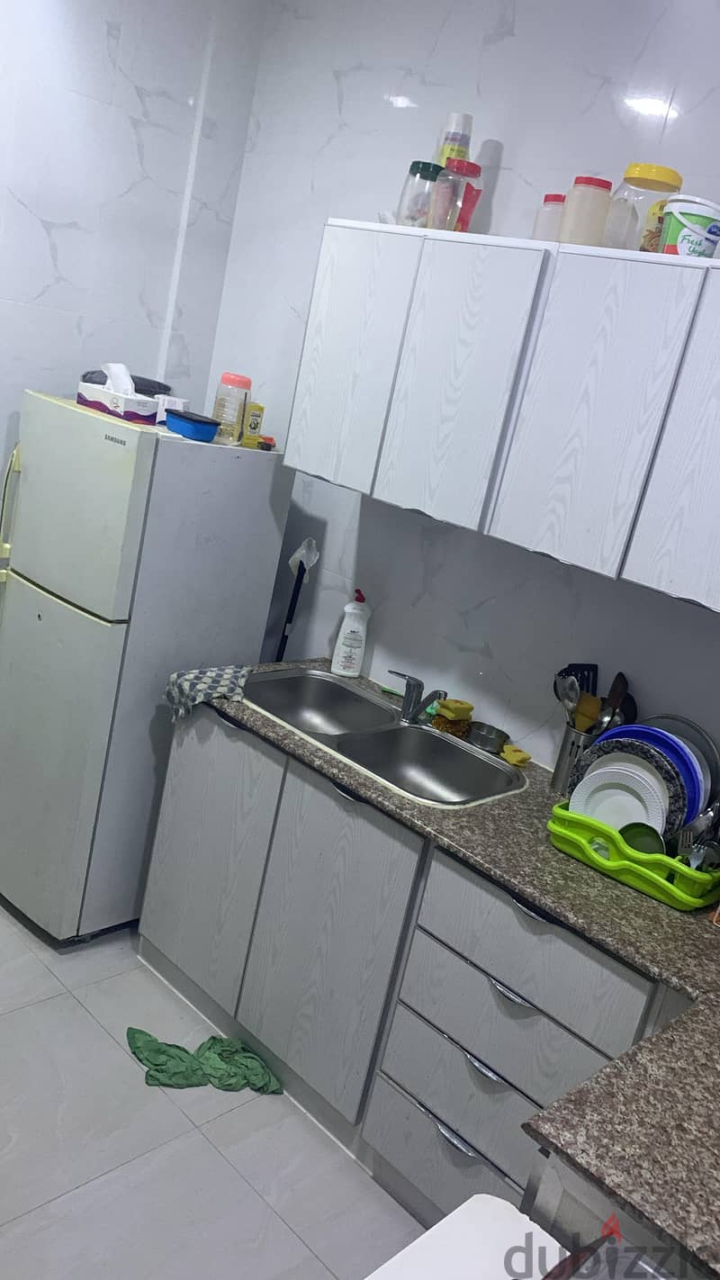 Fully Furnished Room Available For Exe. Bachelor or Couples (Kerala) 4