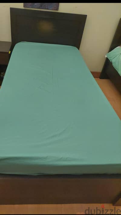 2 set of bed  2 matrs free  BD 15 each no bargaining