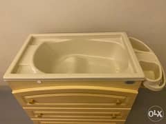 Baby Changing Table with Tub 0