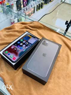 iPhone 11 Pro 256gb with box and all accessories original 0
