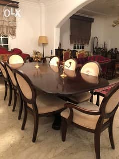 dining table in excellent condition with crockery cabinet 0