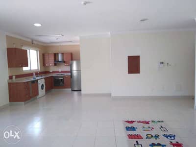 Modern 2 bed flat flat in Saar