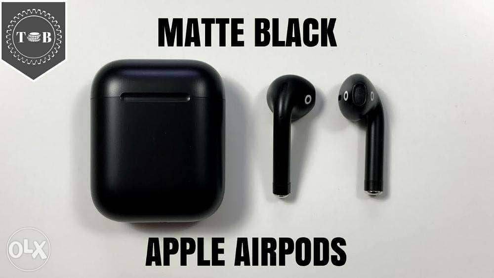 Black Apple Airpods 2 5