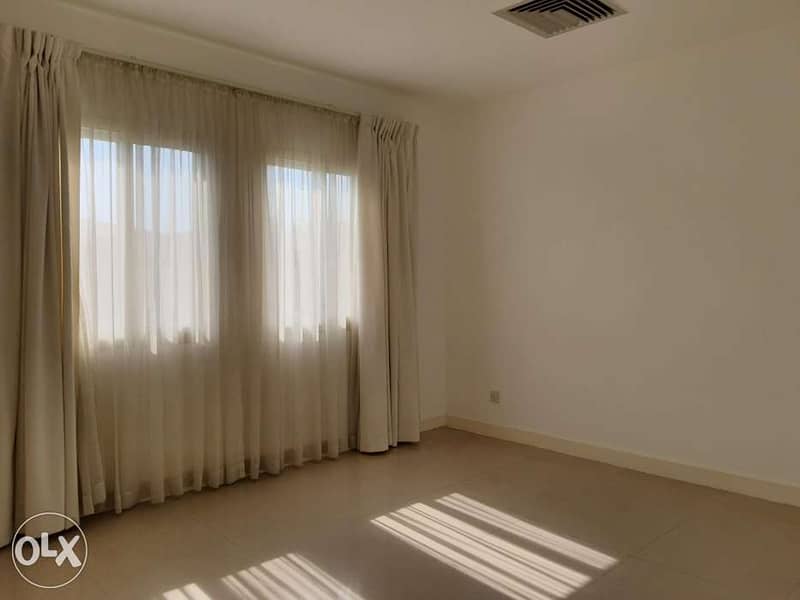 Excellent 3 bedroom semi furnished villa with private garden 4