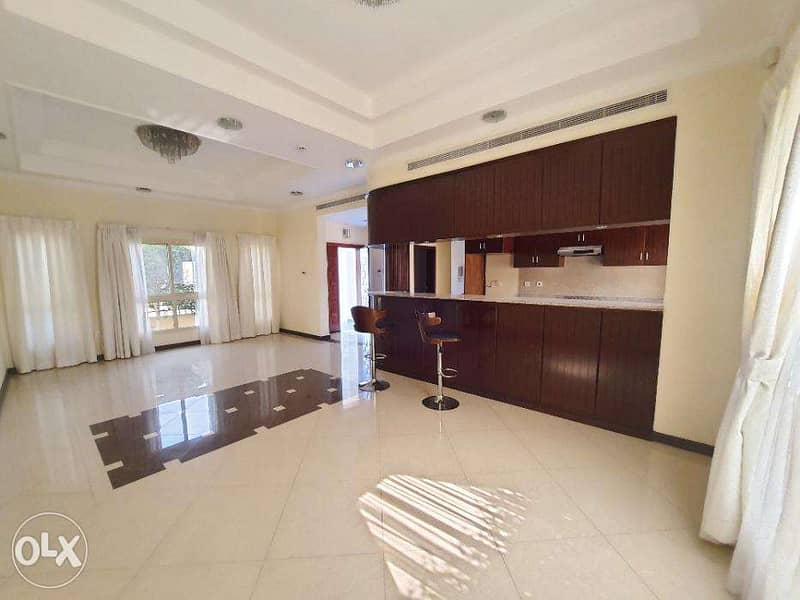 Modern 4 Bedroom Villa With Balcony For Rent 2