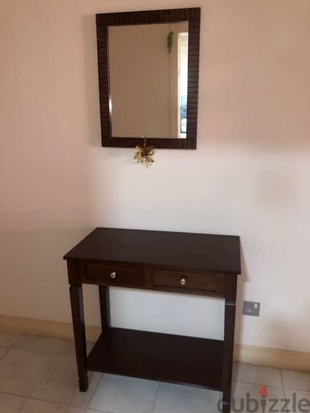 Mirror with Table (Consol) 0