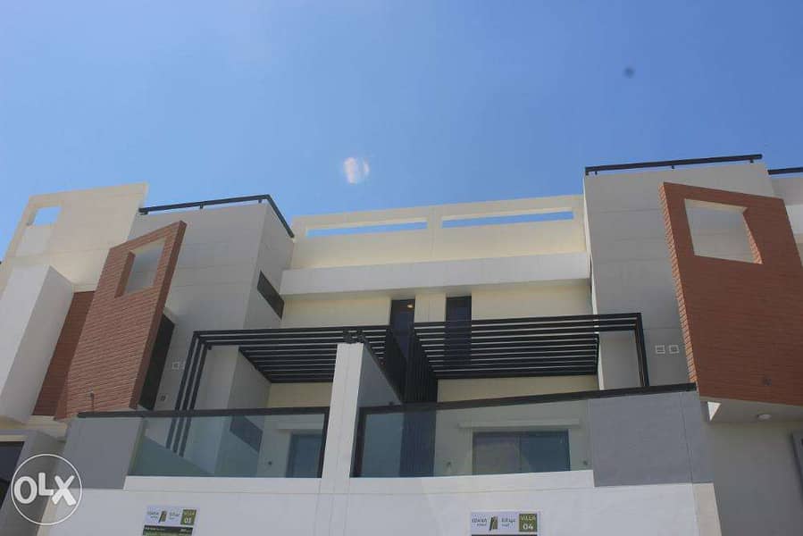 290 m2 land 4 Bed villa in Hamala 0