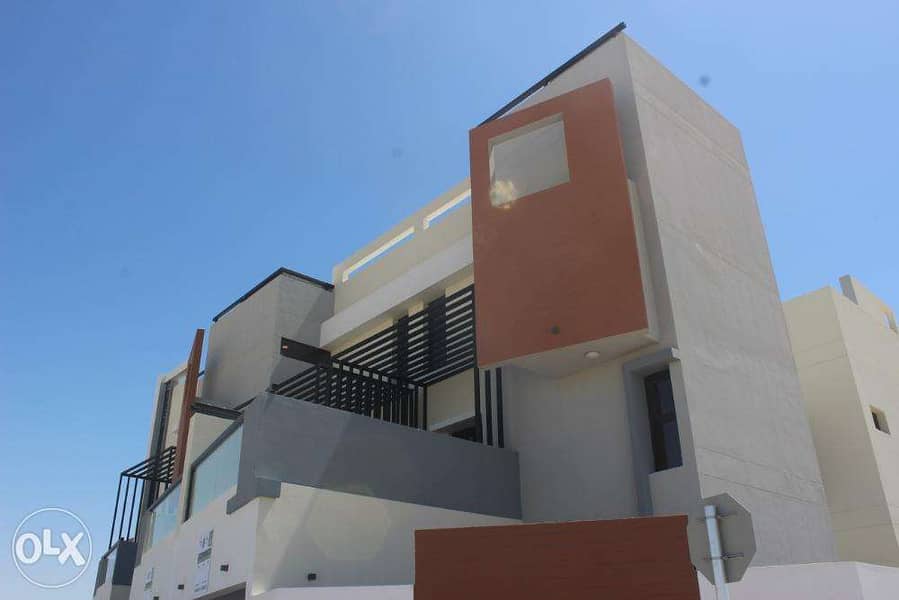 290 m2 land 4 Bed villa in Hamala 1