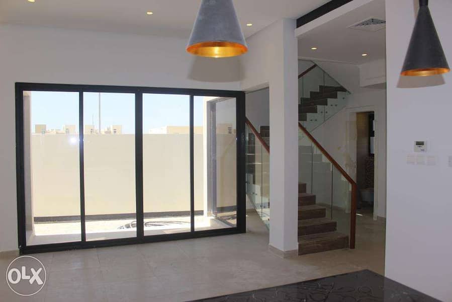 290 m2 land 4 Bed villa in Hamala 5