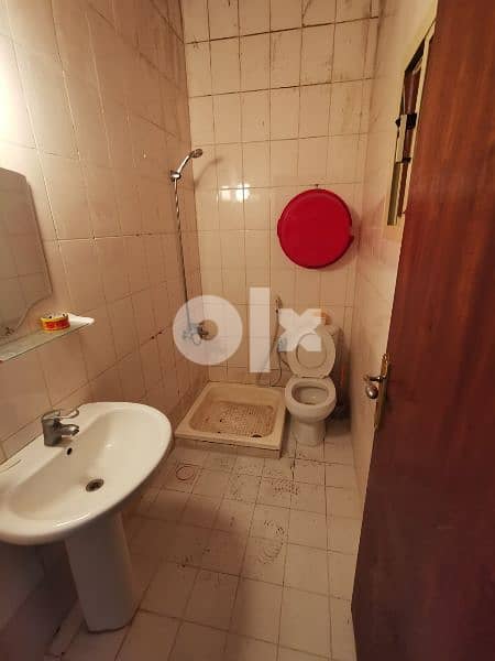 small flat for rent near alosra restaurant Muharraq شقة صغيرةبالمحرق 2