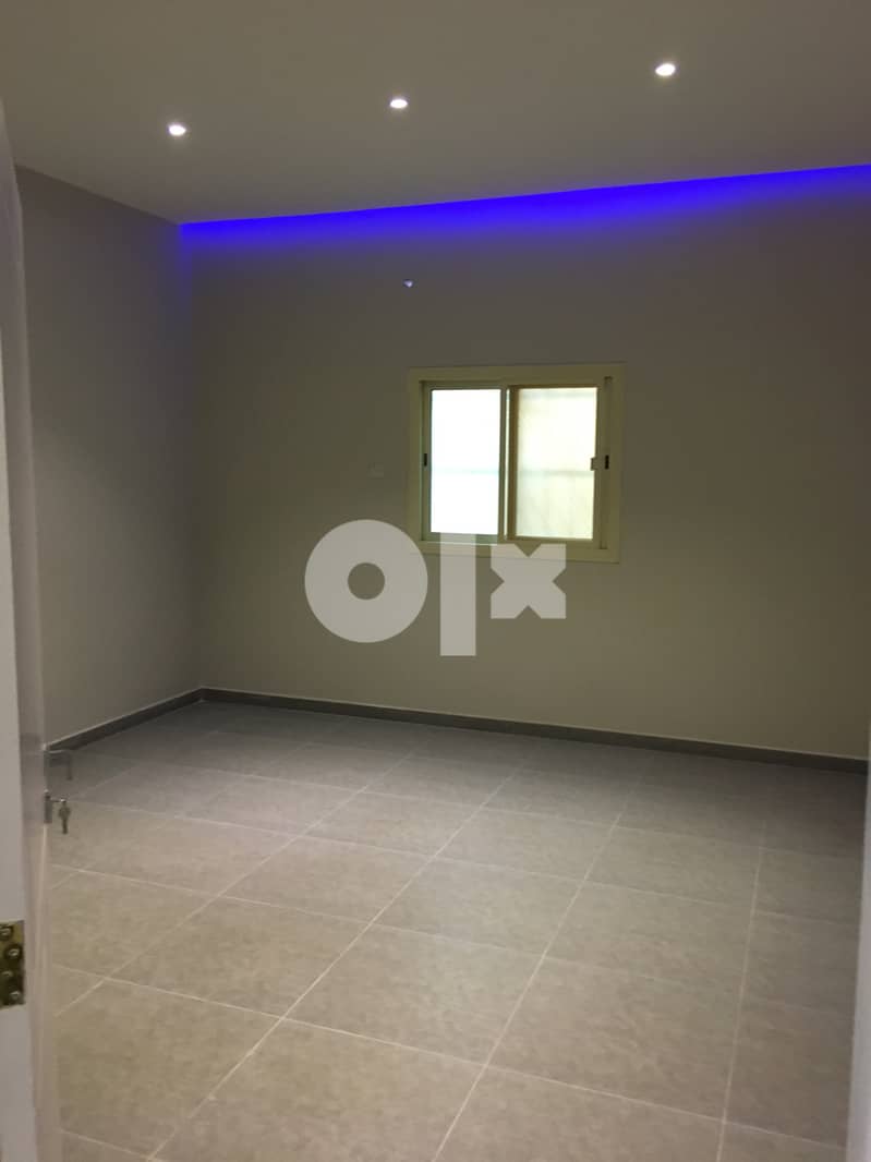 Luxury, 2 Bed-room Flat, 100 metre from Gulf Univercity in SANAD. 5